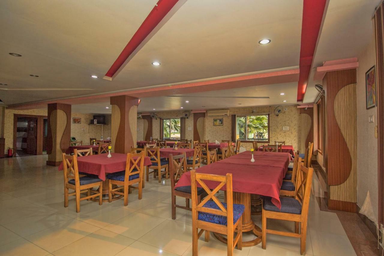 Hotel Nandanik Palace Fālākāta Extérieur photo